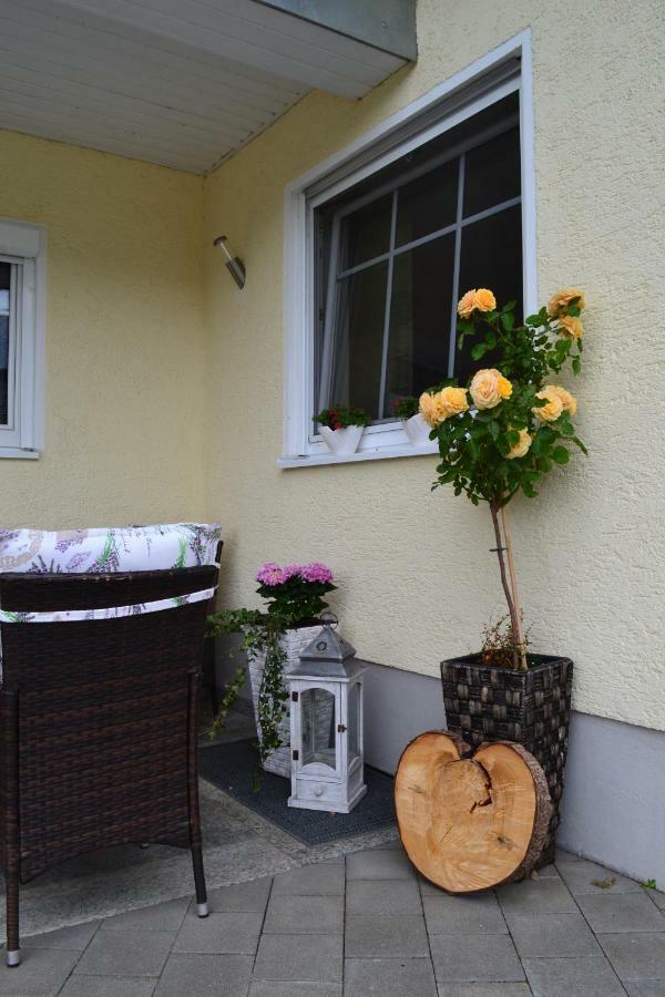 Apartamento Bei Den Geissens Aldersbach Exterior foto